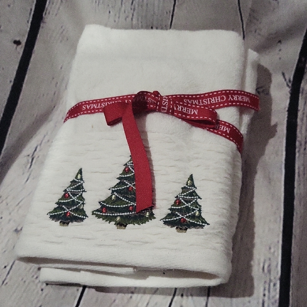 Grammercy Studio Christmas Tree Embroidered Towel Set Nwot